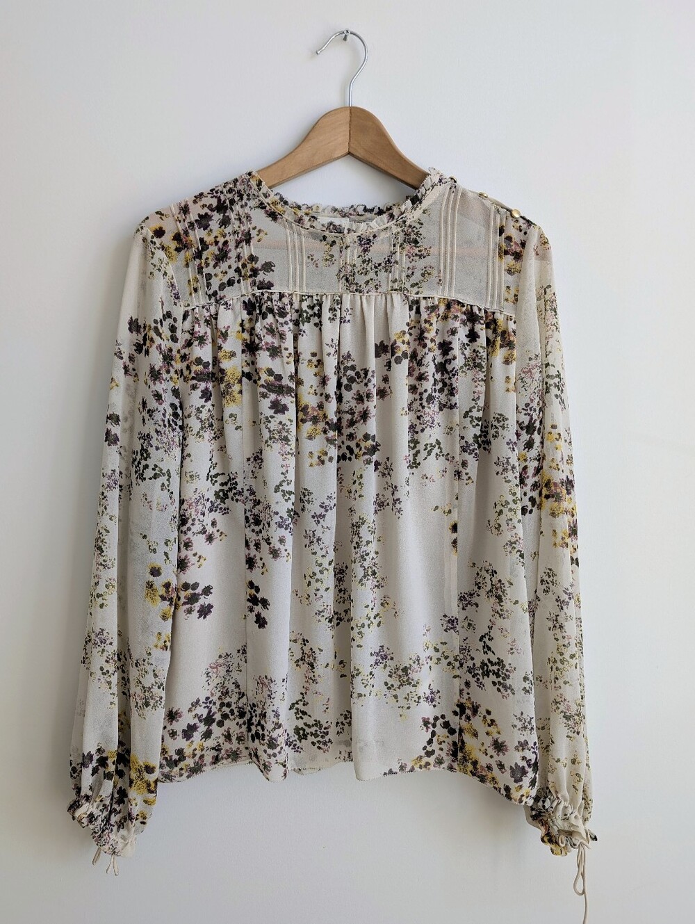 Wilfred Delicate Ivory Blouse Top Dainty Floral Semi Sheer Sleeves Medium